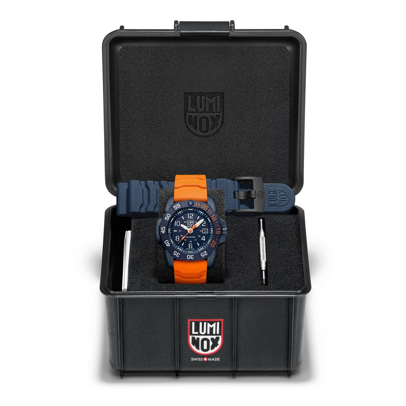Luminox Navy SEAL Foundation 3250 Back To The Blue Series Set - XS